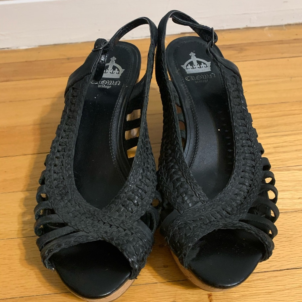 Black wedge heels